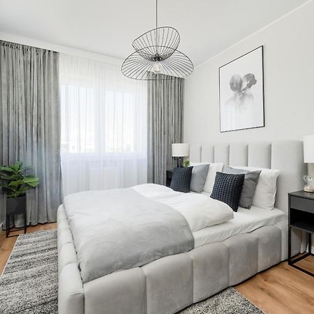 Piekny Apartament Wichrowa - 2 Sypialnie Free Garage Wroclaw By Noclegi Renters エクステリア 写真